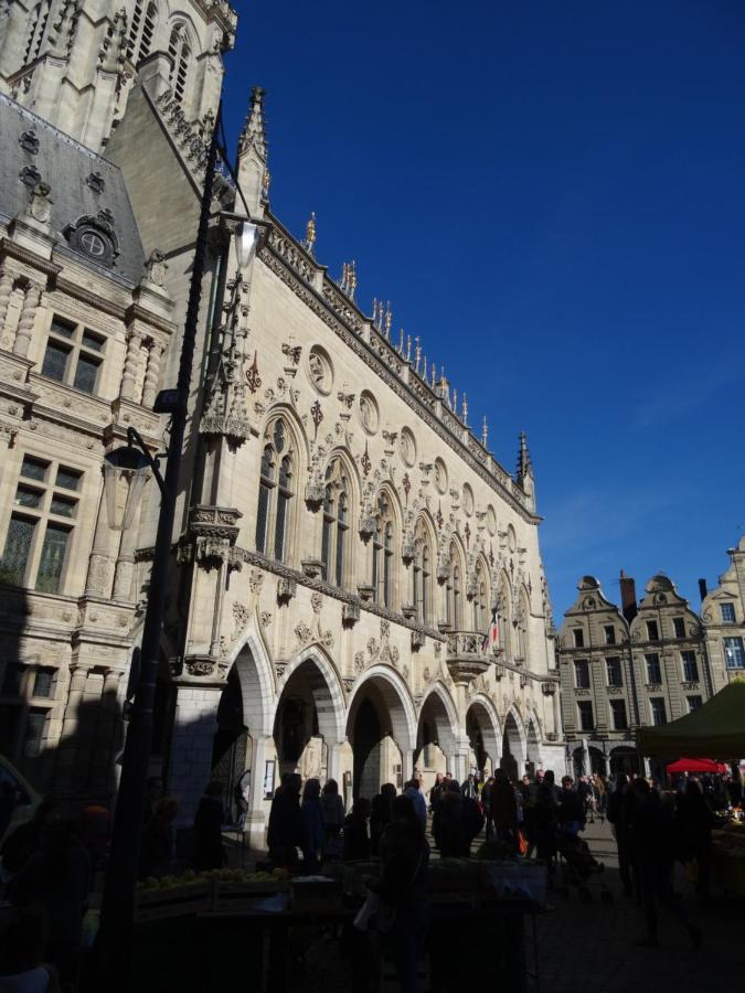 Appart Pop 1 Centre Ville Calme Avec Parking Arras Exterior foto